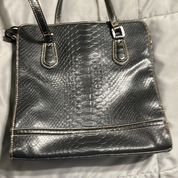 Donating 💛Liz Claiborne black crocdile hand bag - Picture 6 of 14